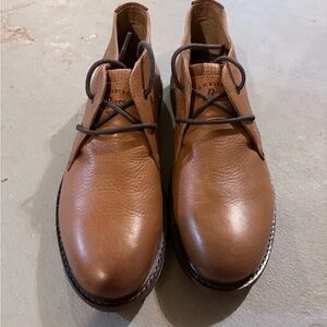 Bass Tan Leather Chukka Boots